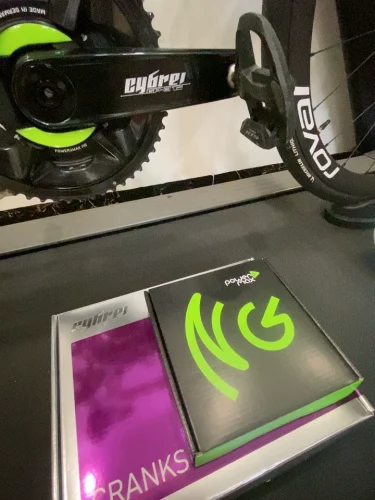 Click to view full screen 24 AXLE CARBON CRANKSET photo review