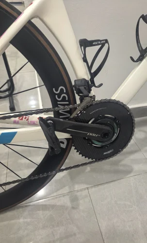 Click to view full screen 24 AXLE CARBON CRANKSET photo review